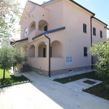Apartment In Porec 10 *