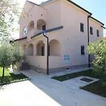 Apartment In Porec 10 *