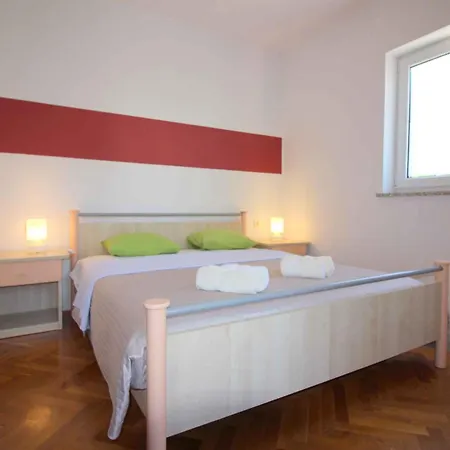 Apartment In Porec 10