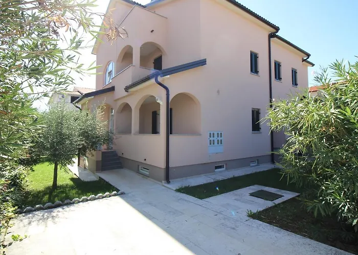 Apartment In Porec 10 *